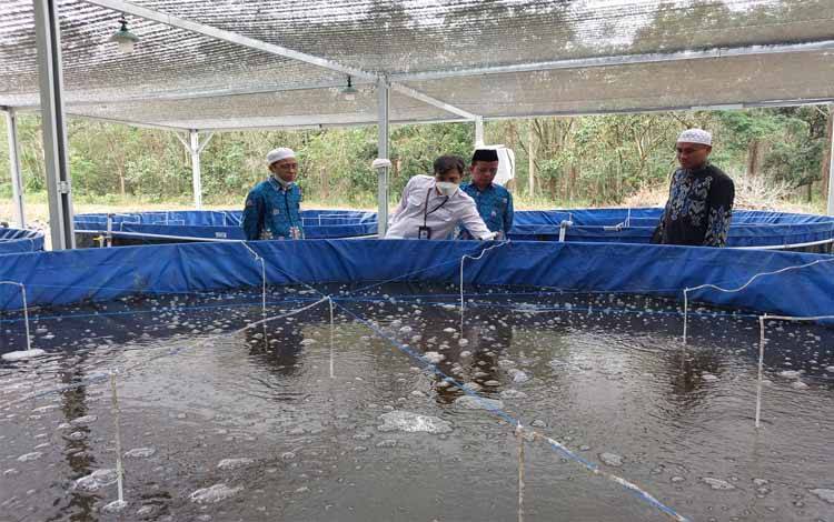 Ponpes Fajar Islam Kapuas Siap Kembangkan Budidya Ikan Sistem Bioflok Bantuan dari KKP