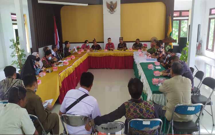 MB Ketapang Mulai Merancang Hukum Adat bagi Pembuang Sampah Sembarangan