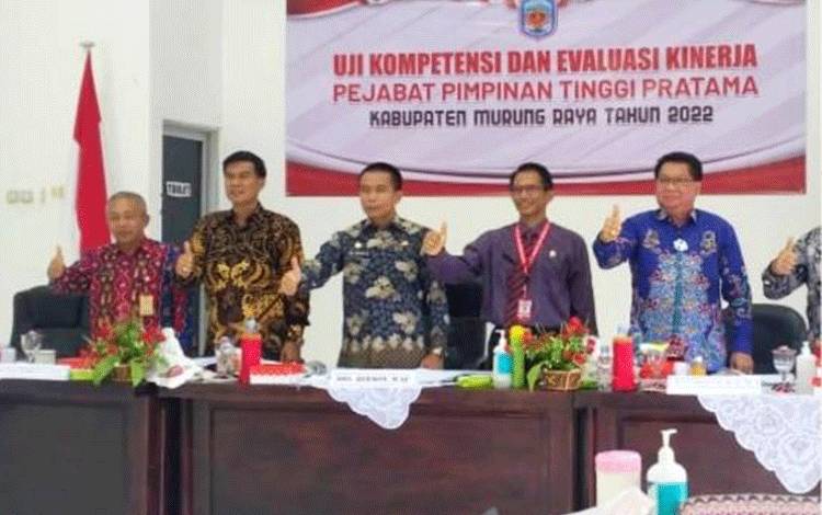Sekda Murung Raya Pimpin Evaluasi Kinerja Jabatan Pimpinan Tinggi Pratama