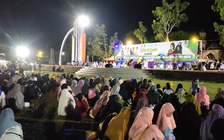 Ribuan Masyarakat Hadiri Syiar dan Syair Dalam Rangka HUT ke-20 Kabupaten Sukamara