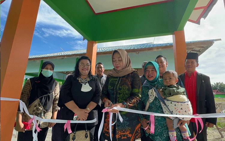 Resmikan Posyandu Desa Sumber Makmur, Ketua TP PKK Kotim Ingin Bisa untuk Deteksi Stunting