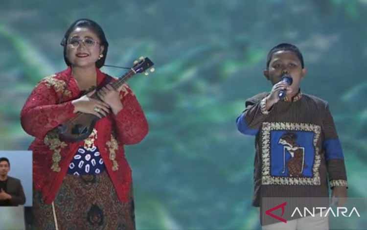 Penyanyi Difabel Lantunkan Bengawan Solo Buka Asean Para Games 2022