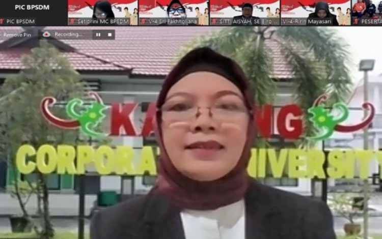 Kepala BPSDM Provinsi Kalteng Sri Widanarni saat penutupan PKP Kalteng 2022 angkatan IV, V, VI dan VII secara virtual. (FOTO: MMC KALTENG)