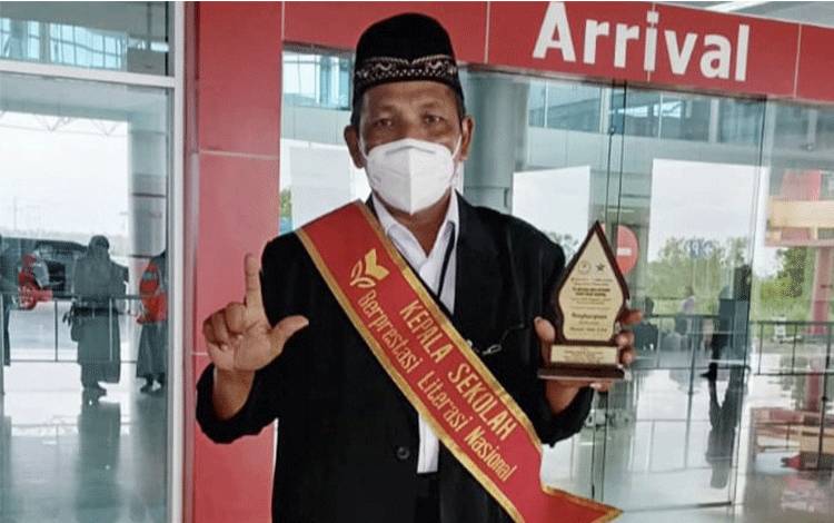 Mengenal Sosok Basori Alwi, Kepala Sekolah Berprestasi Nasional Bidang Literasi