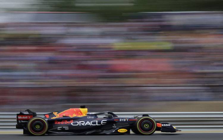 Verstappen Menangi GP Hungaria, Duet Mercedes Naik Podium Lagi