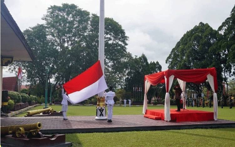 Pemkab Kobar Instruksikan Kibarkan Bendera Merah Putih Selama Agustus 2022