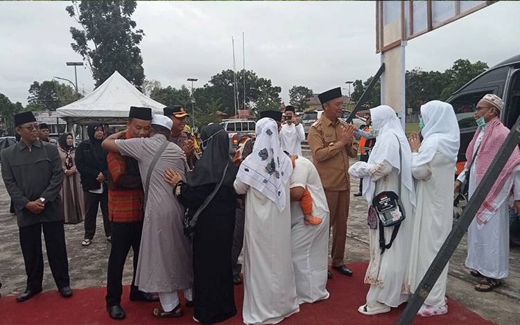 Bupati Sukamara Harapkan Kuota Haji Sukamara Bertambah