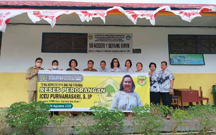 Ketua Komisi III DPRD Gumas Reses Perorangan ke SDN 1 Sepang Simin