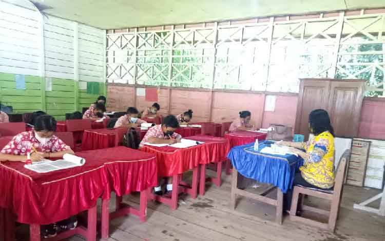 Kepala SDN 1 Sepang Simin Ajak Guru Tingkatkan Kompetensi Diri