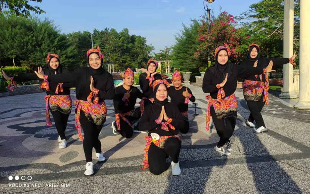 Lomba Poco-poco PT SSMS Tbk-CBI Group Cup 2022, Karyawan Saling Adu Keunikan