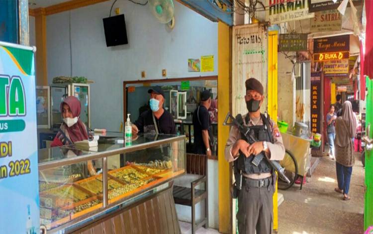 Cegah Tindak Kriminalitas, Satsamapta Patroli di Kawasan Pasar Besar