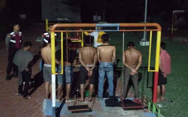 Petugas Gabungan Amankan 7 Pemuda Pesta Tuak