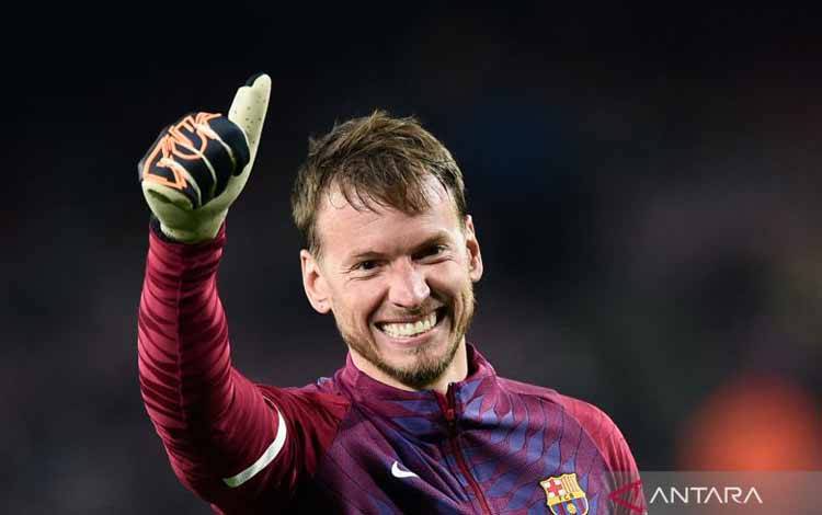 Bournemouth Resmi Datangkan Kiper Pelapis Barcelona