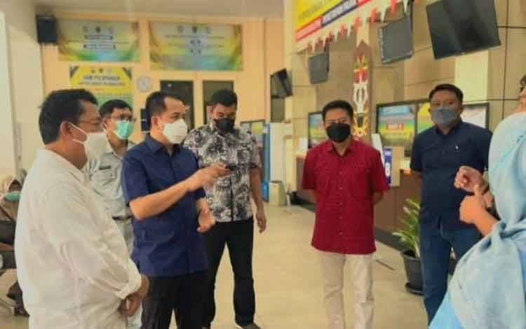 Dirjen Bina Keuda Kemendagri Apresiasi Inovasi Layanan Pajak Samsat Palangka Raya
