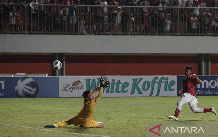 Pemain Vietnam Sambut Gembira Kelolosan ke Semifinal AFF U-16