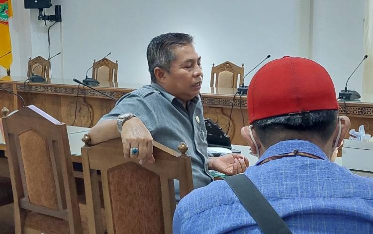 Anggota DPRD Kalteng Ini Sebut Pengembangan Perikanan Masyarakat Terkendala Pakan