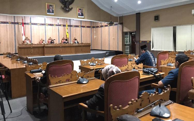 Suasana rapat di DPRD Kotim