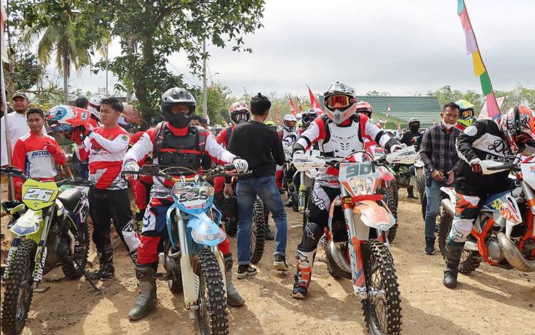 Kapolda Kalteng Ikut Trail Adventure Polres Barito Timur