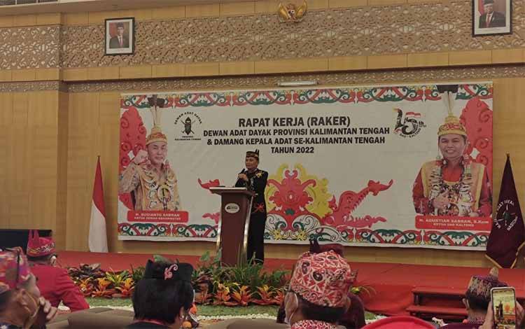 Agustiar Sabran Pimpin Raker Lembaga Dayak