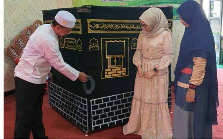 Kepala KUA Selat Berikan Layanan Bimbingan Manasik Umrah