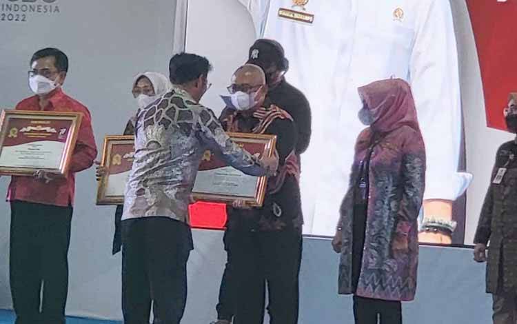 Pemprov Kalteng Terima Penghargaan Menuju Zero Case PMK