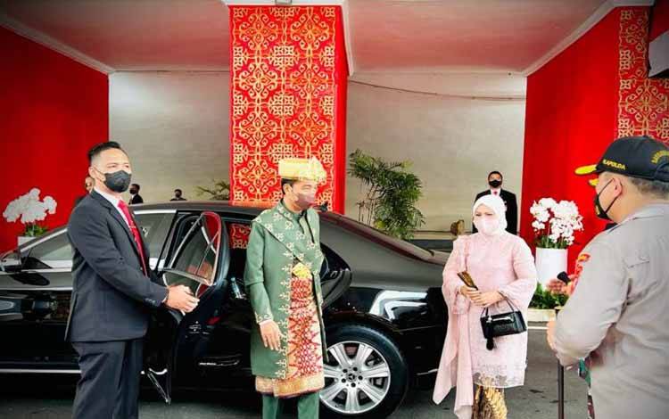 Jokowi Kenakan Baju Adat Babel Motif Pucuk Rebung Lambangkan Kerukunan