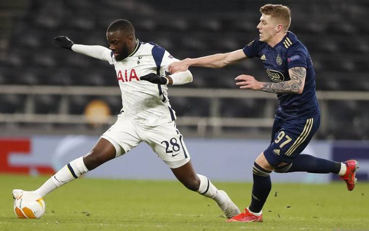Napoli Resmi Dapatkan Tanguy Ndombele dari Tottenham