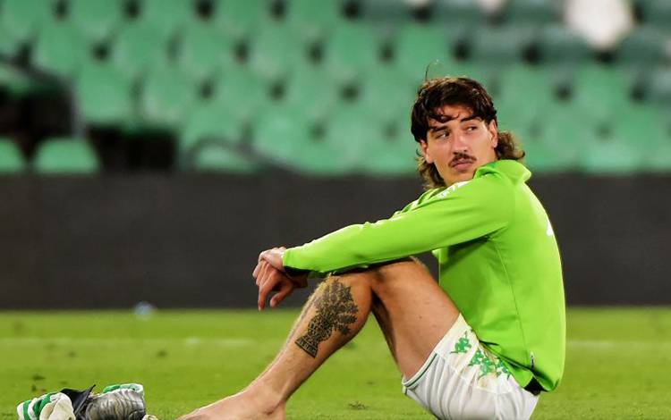 Barcelona Dikabarkan Akan Pulangkan Hector Bellerin