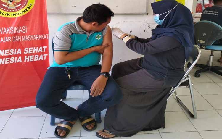 Nakes di Seruyan Mulai Divaksin Booster Kedua