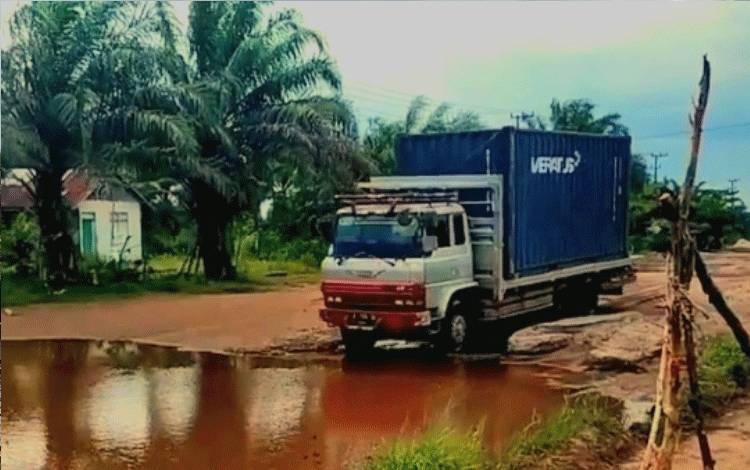 DPRD Kalteng Minta Pemprov Kalteng Segera Tangani Jalan Lingkar Selatan Sampit