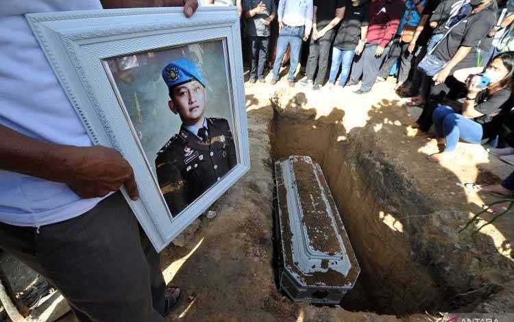 Dokter Forensik Serahkan Hasil Autopsi Ulang Brigadir J ke Bareskrim