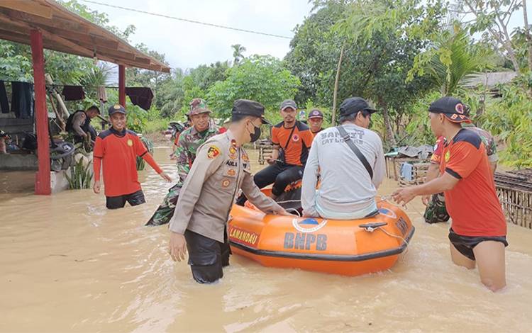 Terendam Banjir, Akses Desa Liku Mulya Sakti Terputus ?
