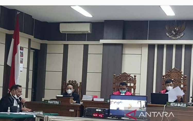 Sidang kasus dugaan suap terhadap dosen UIN Walisongo Semarang di Pengadilan Tipikor Semarang, Selasa. (ANTARA/ I.C.Senjaya)
