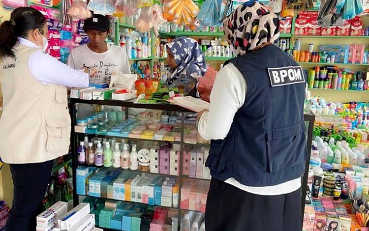 Dinkes Lamandau dan Loka POM Kobar Awasi Distribusi Kosmetik
