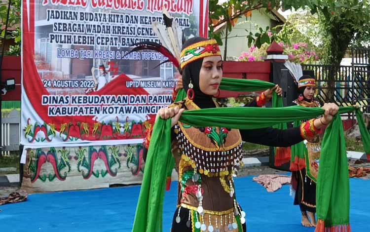 Disbudpar Kotim Ajak Lestarikan Seni dan Budaya Lokal