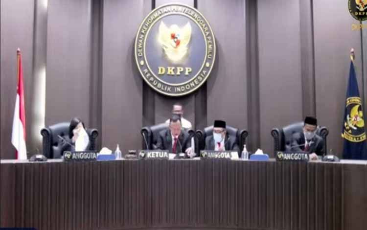 DKPP Berhentikan Tetap Satu Anggota KPU Kapuas