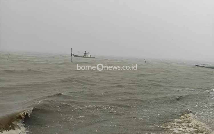 Nelayan Kobar Diminta Waspada Potensi Gelombang Tinggi