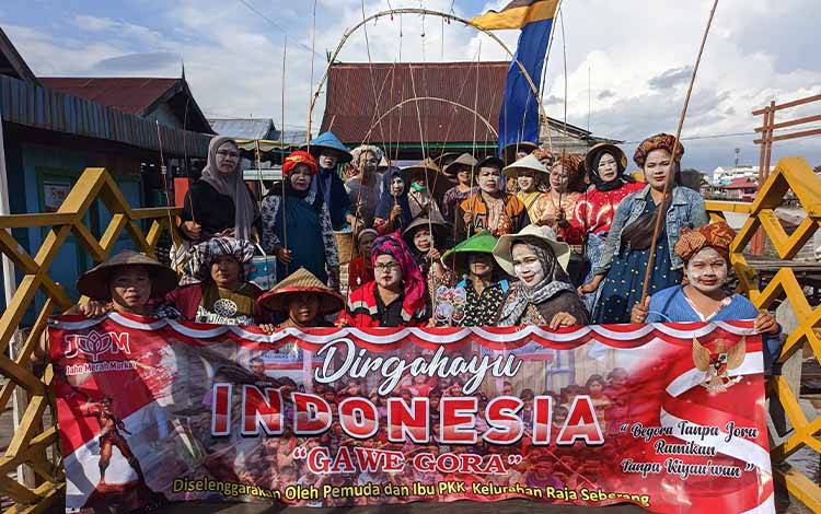 Warga Raja Seberang Antusias Ikuti Lomba Mancing Gunakan Alat Tradisional dan Kostum Unik