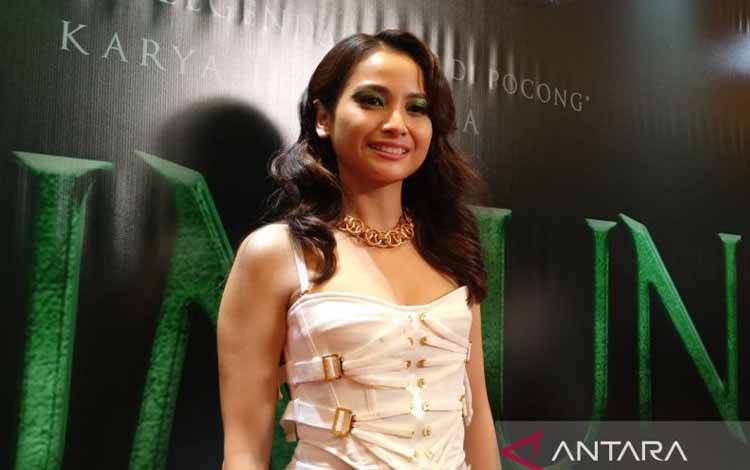 Cerita Acha Septriasa Perankan Tiga Karakter Sekaligus di Film "Mumun"