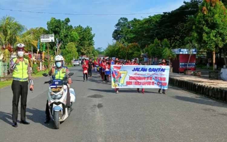 Jalan Sehat Warnai Peringatan HUT ke 57 SMKN 1 Kuala Kapuas