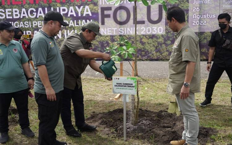 Gerakan Kalteng Tanam Pohon Dukung Mitigasi Perubahan Iklim