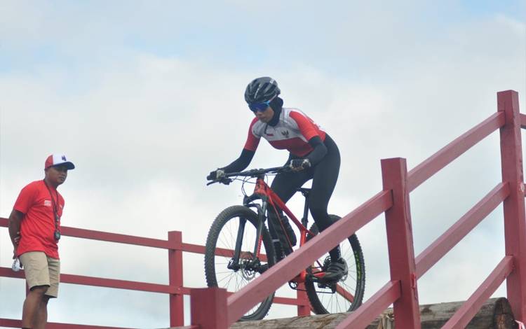 Atlet Mancanegara Mulai Jajal Sirkuit UCI MTB Palangka Raya