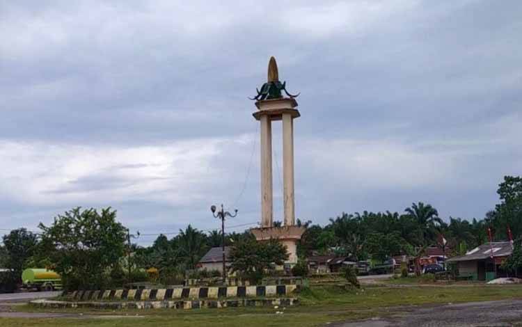 Bundaran Jagung di Desa Sumber Agung hanya berfungsi separo. (FOTO : ISTIMEWA)
