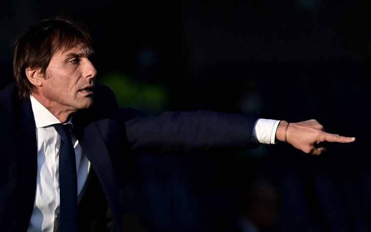 Antonio Conte (Photo by Miguel Medina / AFP) (AFP/MIGUEL MEDINA)