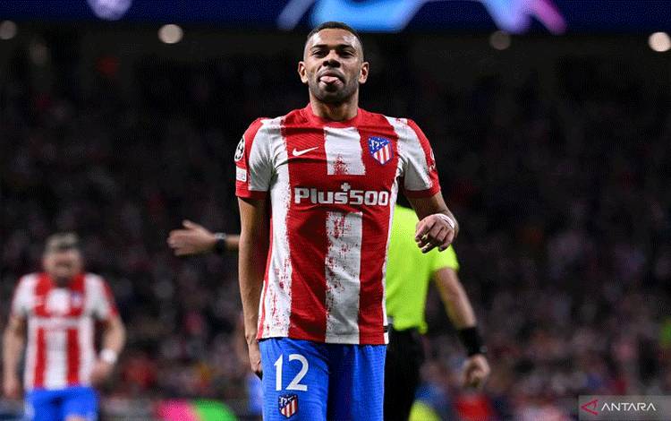 Bek Atletico Madrid Renan Lodi saat bermain dalam pertandingan Liga Champions lawan Manchester United pada 23 Februari 2022. ANTARA/AFP/OSCAR DEL POZO