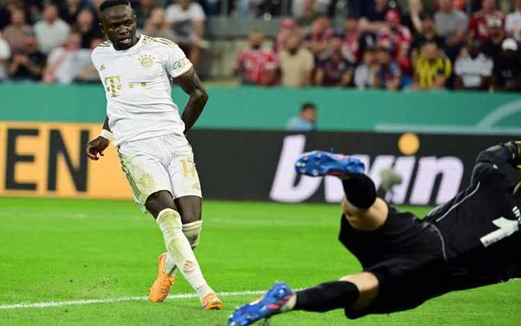 Gol Menakjubkan Mane Warnai Kemenangan 5-0 Bayen dalam Piala Jerman