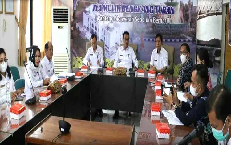 Paparan mengenai gambaran umum terkait PPID Utama Kabupaten Barito Utara, Kamis 1 September 2022.(foto: Dhani)