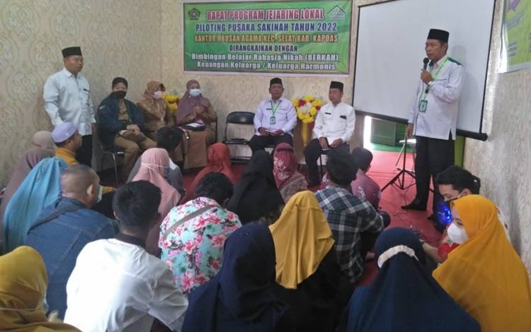Kemenag Kapuas Beri Edukasi Calon Pengantin di KUA Selat