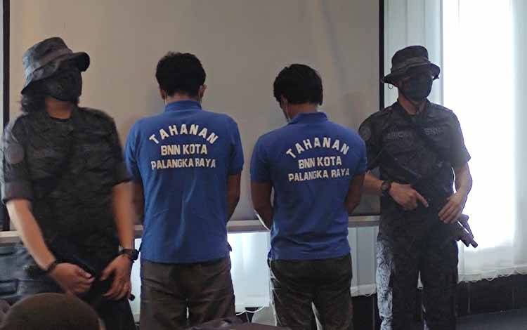BNN Kota Palangka Raya Tangkap 2 Pria Diduga Pembawa Sabu