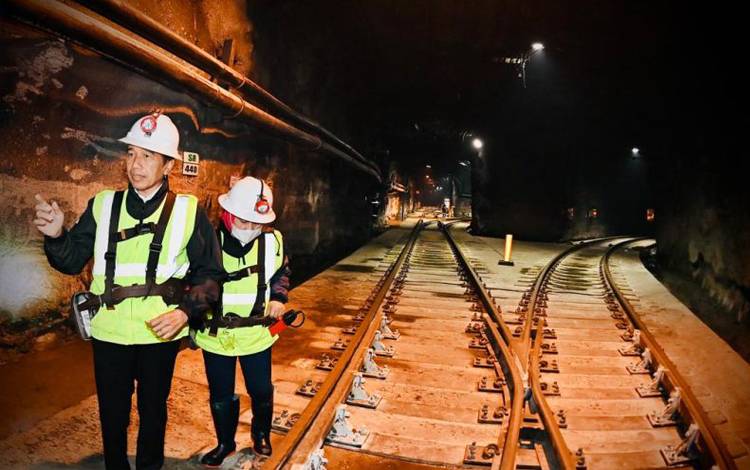 Presiden Jokowi Saksikan Penambangan Tembaga Bawah Tanah PT Freeport